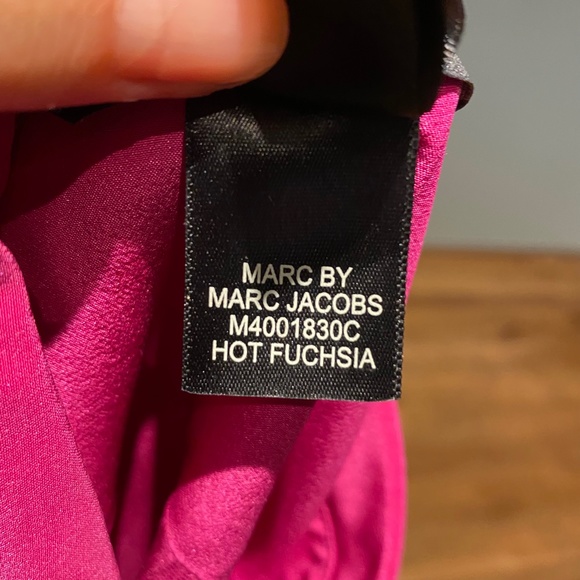 Marc by Marc Jacobs 100% Silk Blouse Hot Fuchsia M 6 - Picture 13 of 13